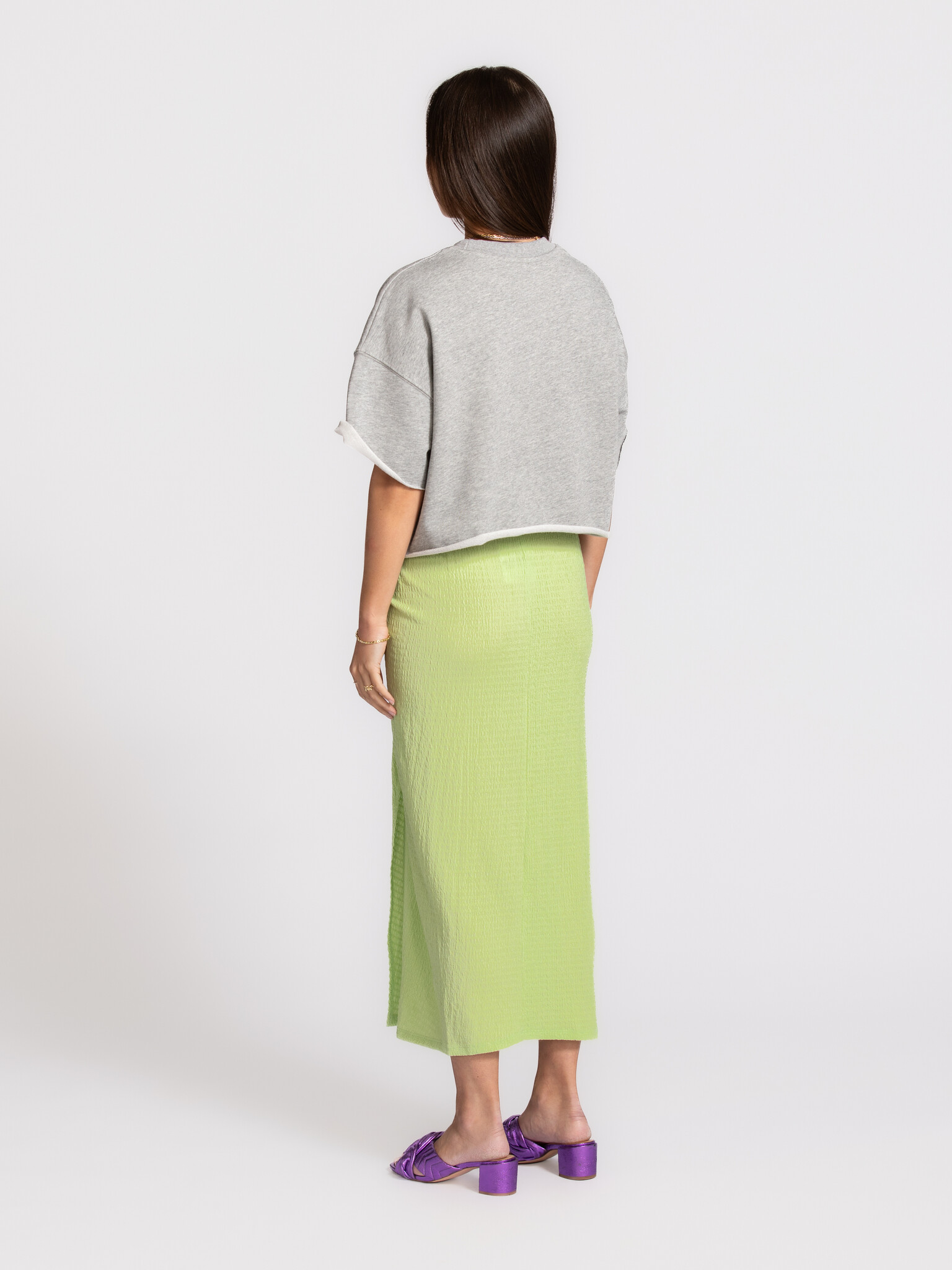 Les Soeurs sweat shortsleeve Lucia 5. A little sporty, a little fun. De losse snit en zachte feel geven het iets lichts e...