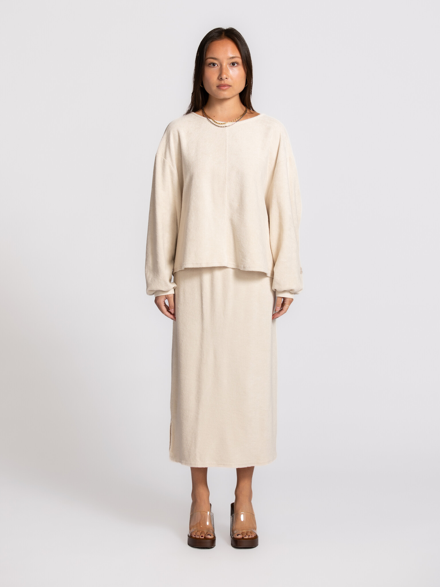 American Vintage terry sweater Fuxow 3. Understated and refined. De zachte brushed stof en losse fit zorgen voor ultiem c...