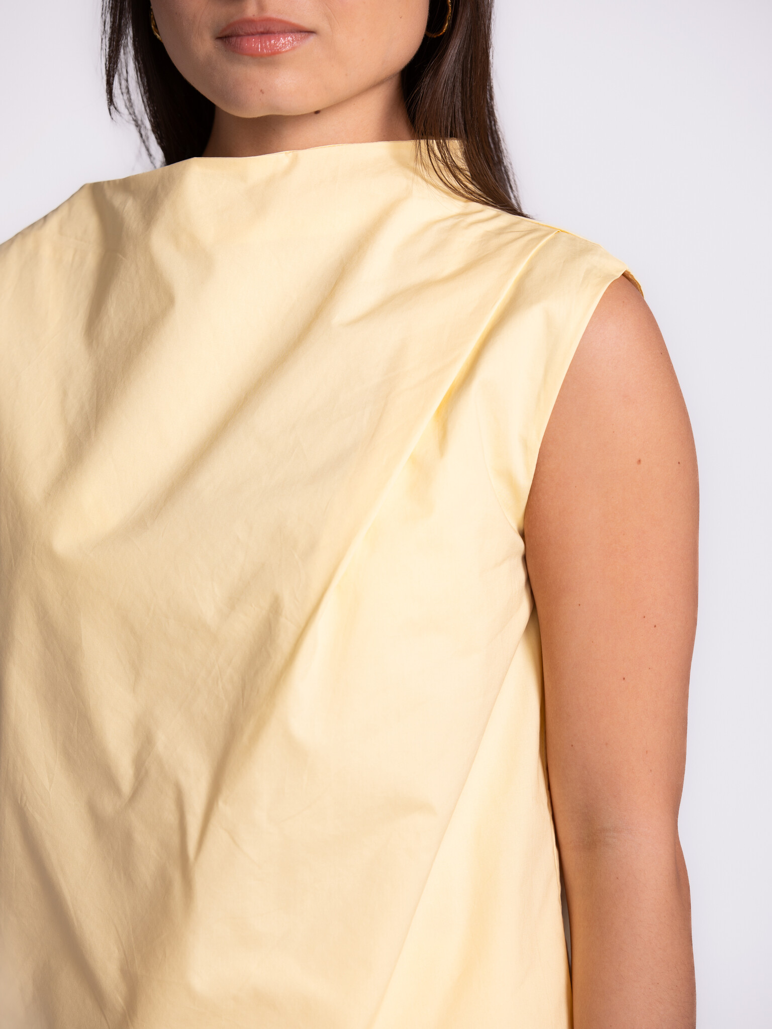Selected asymmetrische top Delia 4. Zacht, zonnig en moeiteloos chic. Deze top combineert een zachte kleur met een verfij...
