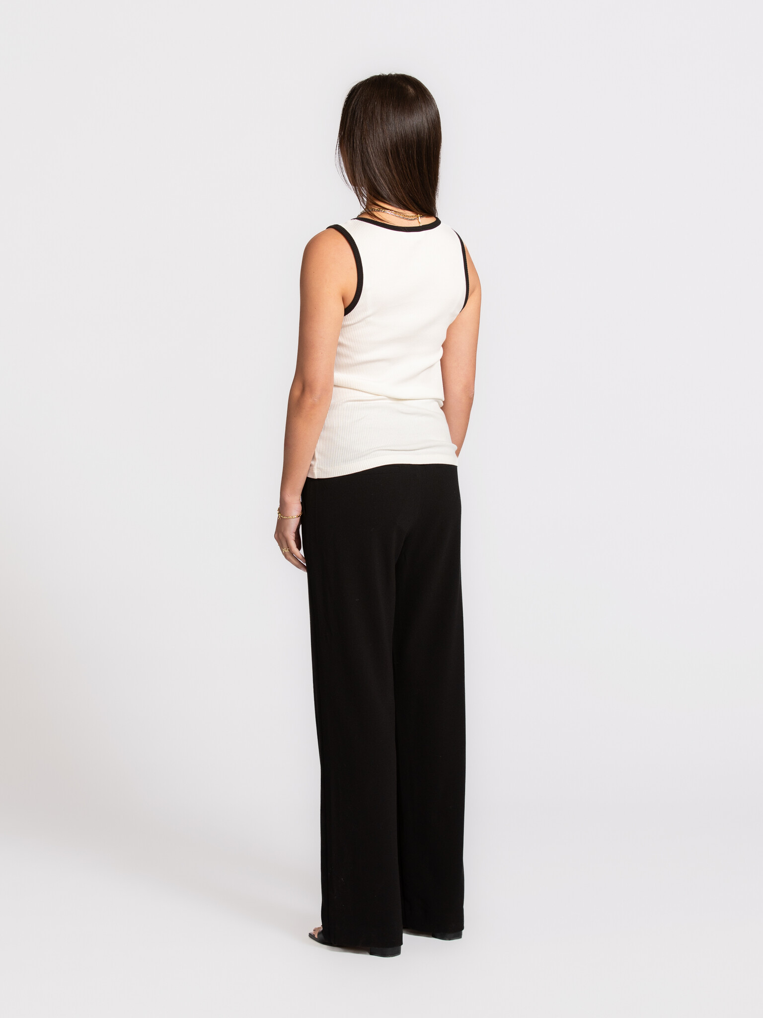 Selected tanktop  Anna 5. A classic, with a twist. The combination of a timeless piece and contrasting details makes this...