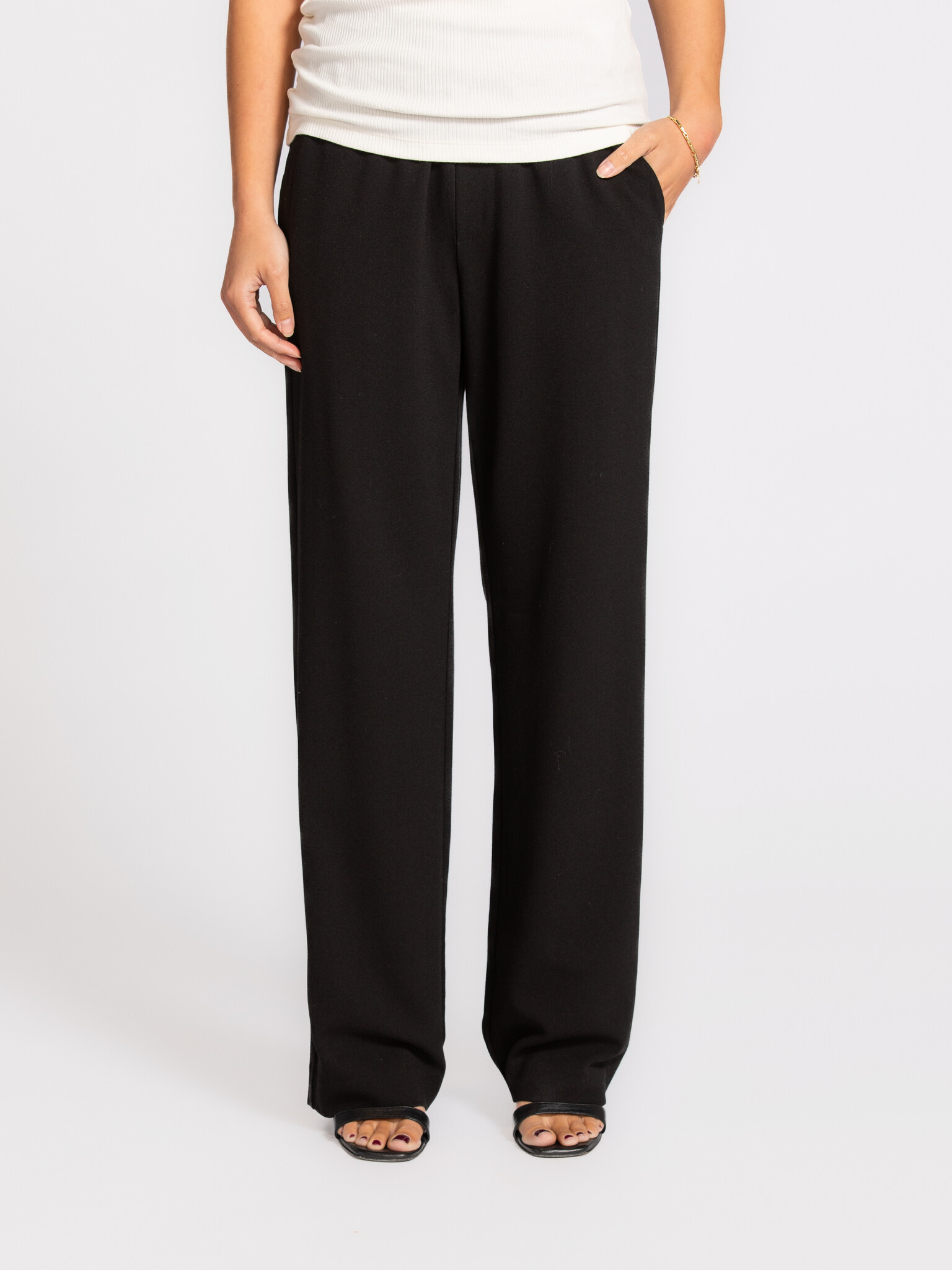 Selected wide leg trousers Annie 1. Flowy and effortless. These trousers fall loosely and move smoothly with you, with a ...
