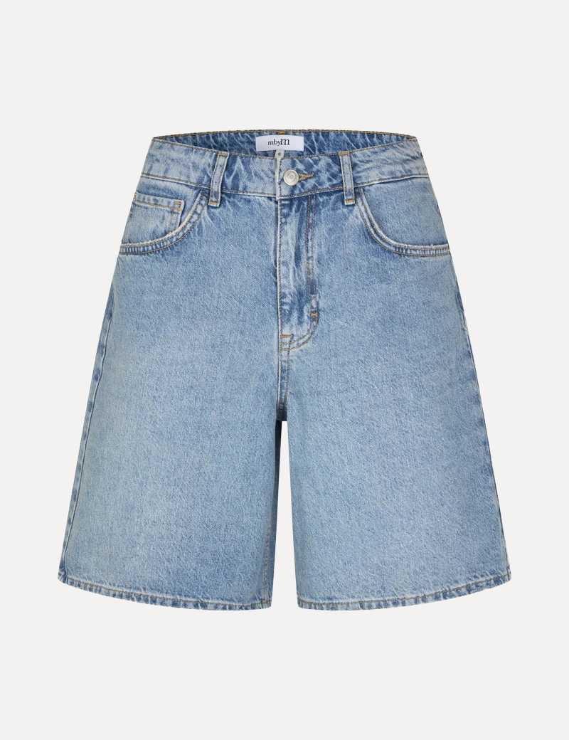 MBYM bermuda en denim Talina 2. La longueur plus longue et la coupe ample donnent à ce bermuda cette allure décontractée ...