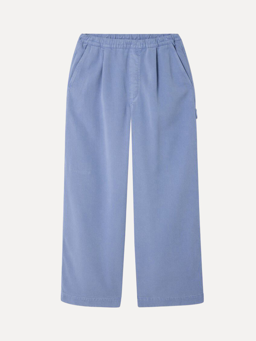 American Vintage wijde broek Japtown 2. De zachte blauwtint geeft deze broek een rustige uitstraling, terwijl de subtiele...