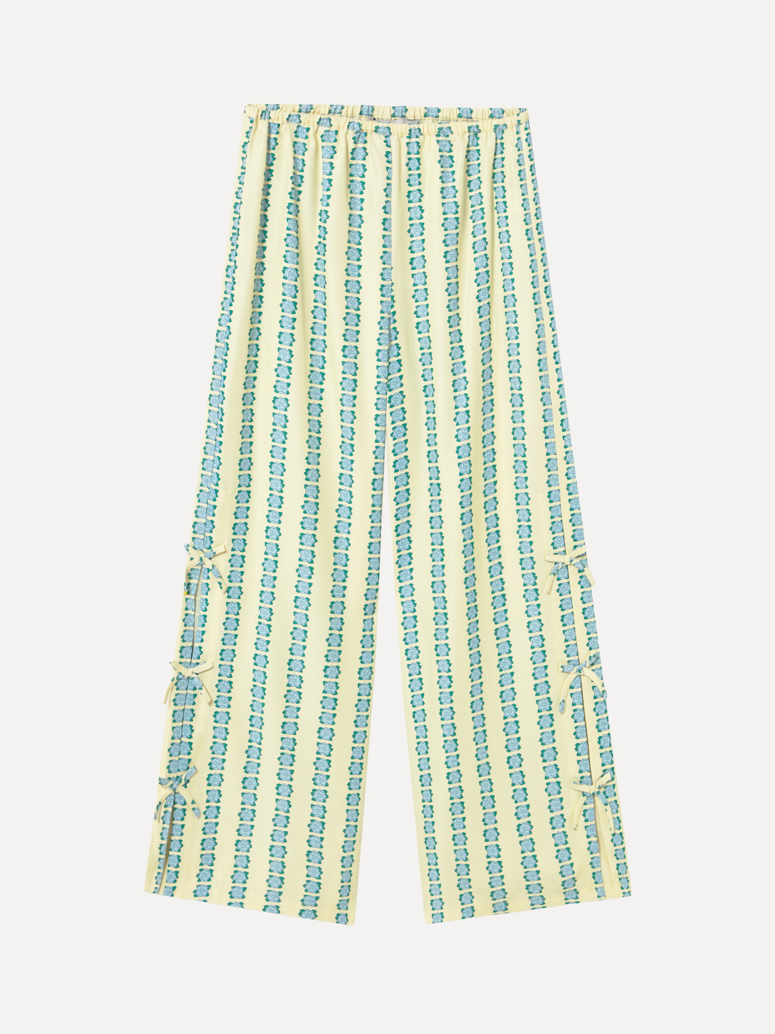 The tiny big sister broek met strikdetails Flowers 3. Alsof ze gemaakt is voor zorgeloze zomerdagen. De strikdetails lang...