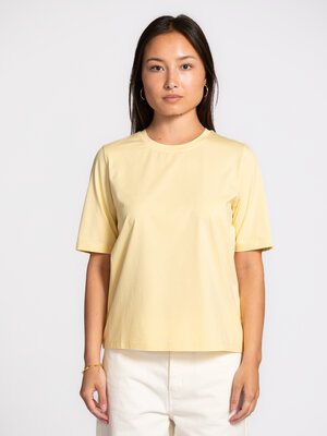 T-shirt Maisie. The t-shirt you always come back to. The soft fabric and flattering fit make it effortlessly comfortable,...