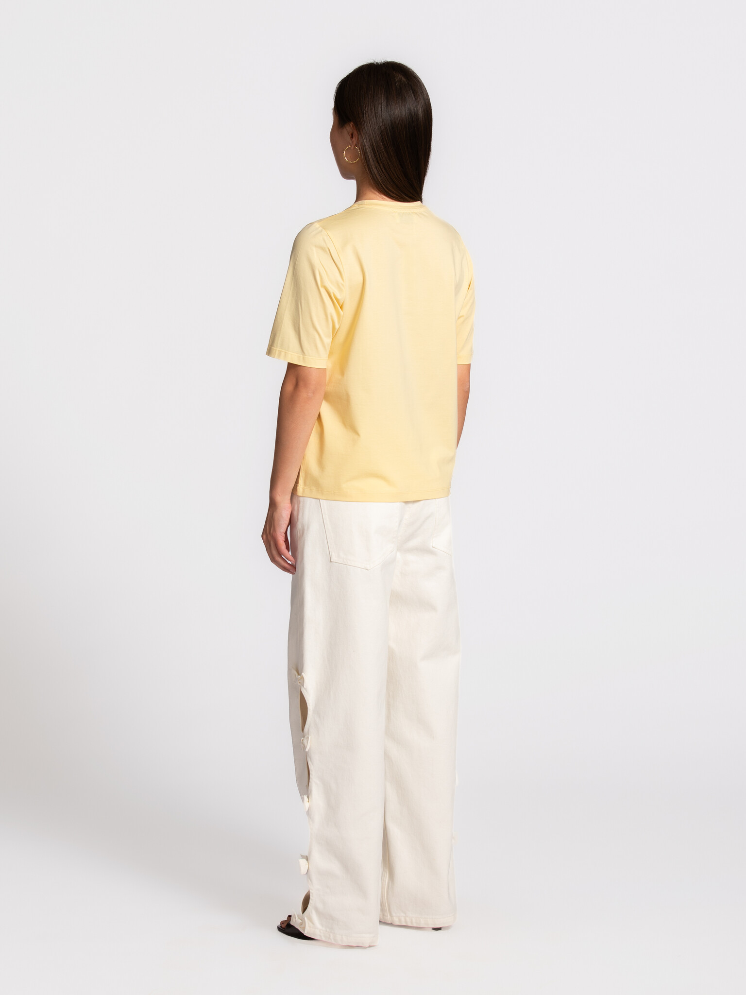 Les Soeurs t-shirt ajusté Maisie 5. Le t-shirt vers lequel vous revenez toujours. Sa matière douce et sa belle coupe le r...