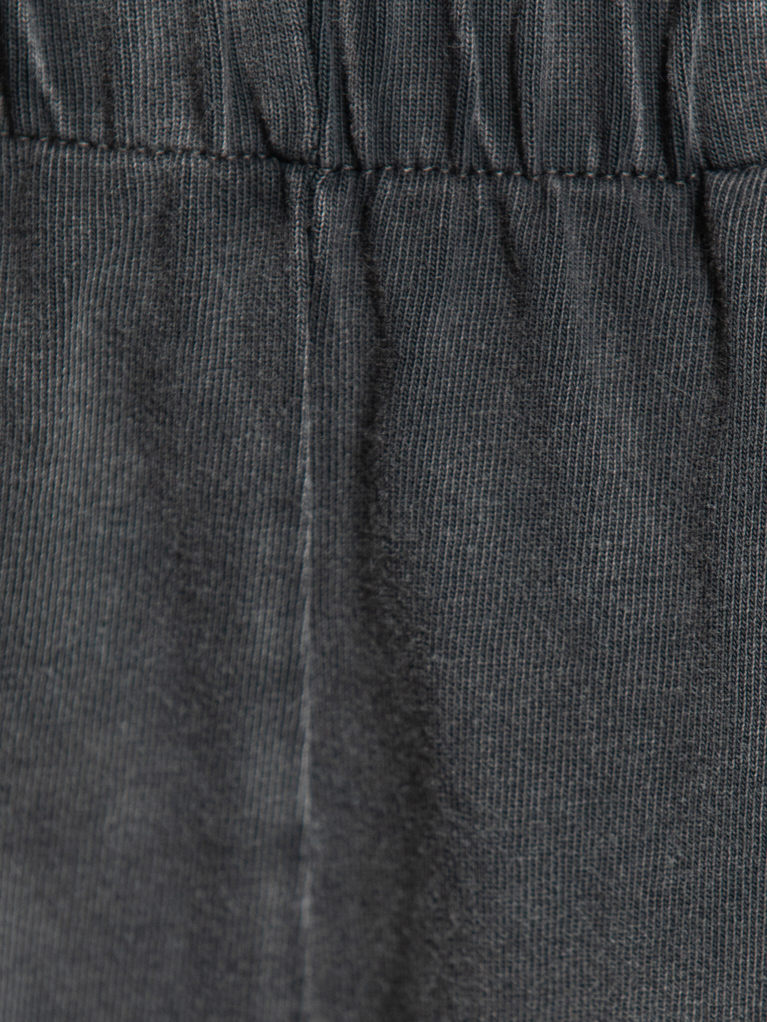 Les Soeurs relaxed shorts Lucie 6. The washed fabric and loose fit give these shorts a relaxed feel that perfectly suits ...