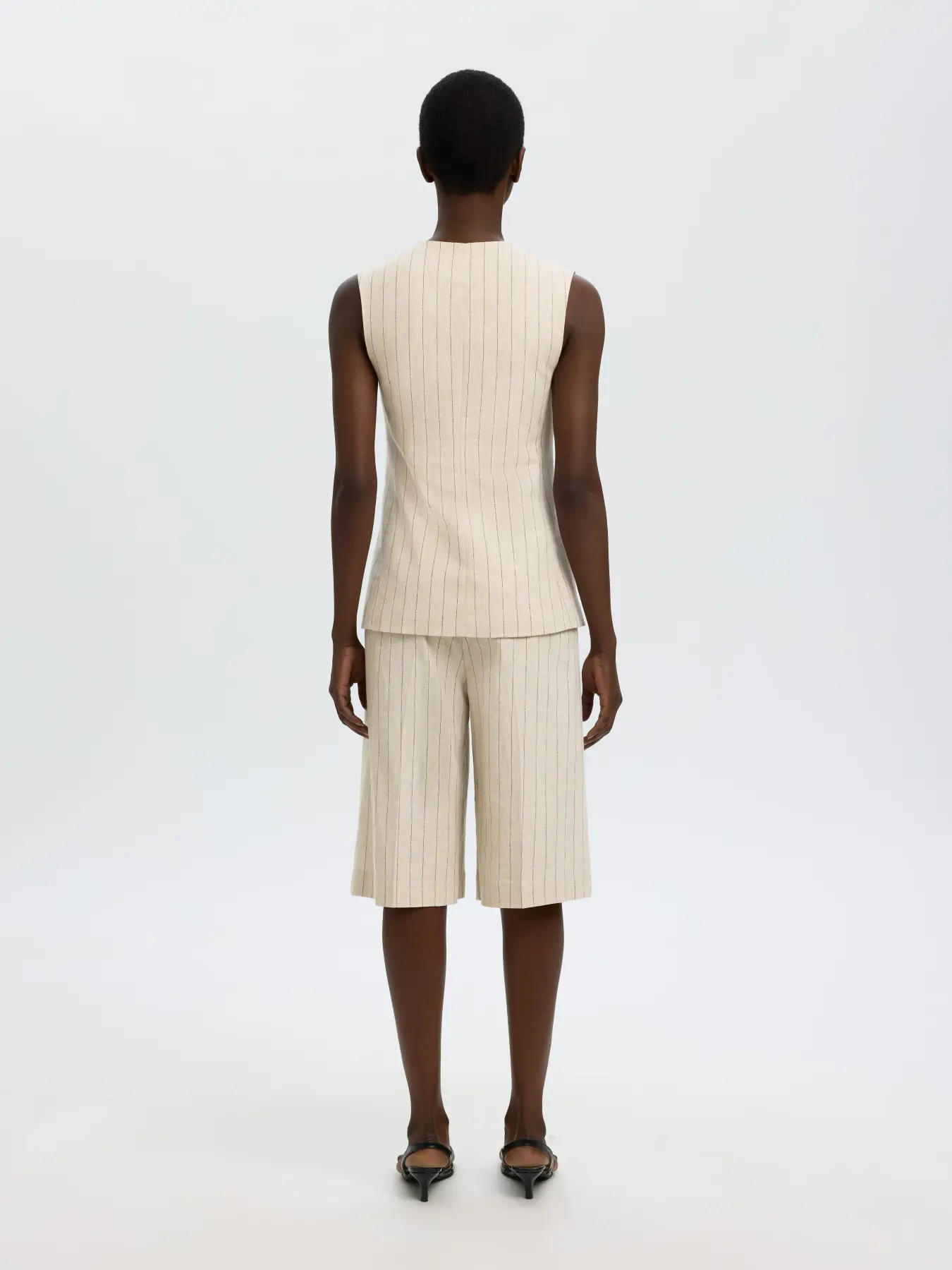 Selected Vest Vilka 4. 