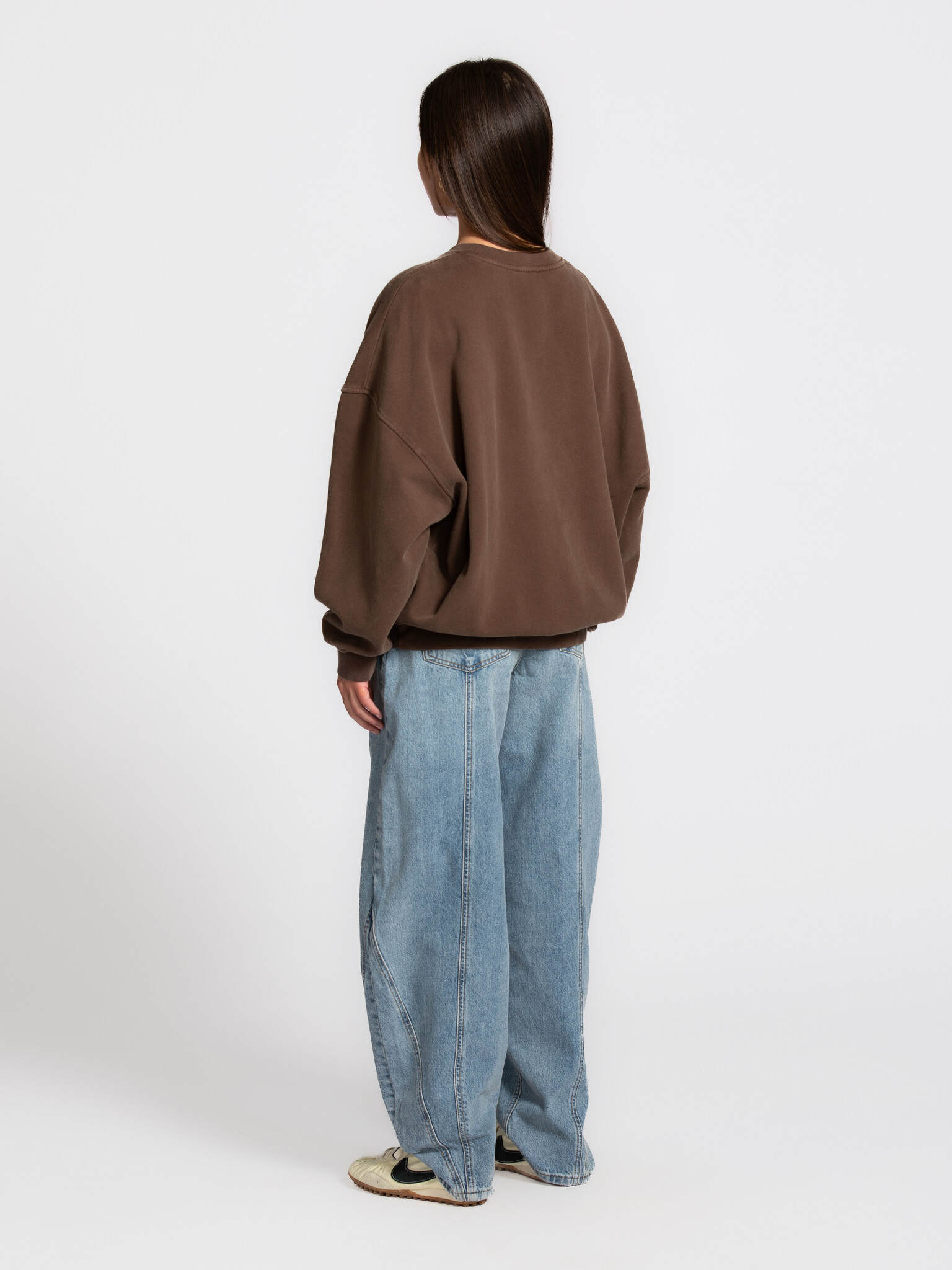American Vintage sweater Plizzy 5. Your go-to layer. Deze sweater heeft die perfecte vintage wassing in een warme aardeti...