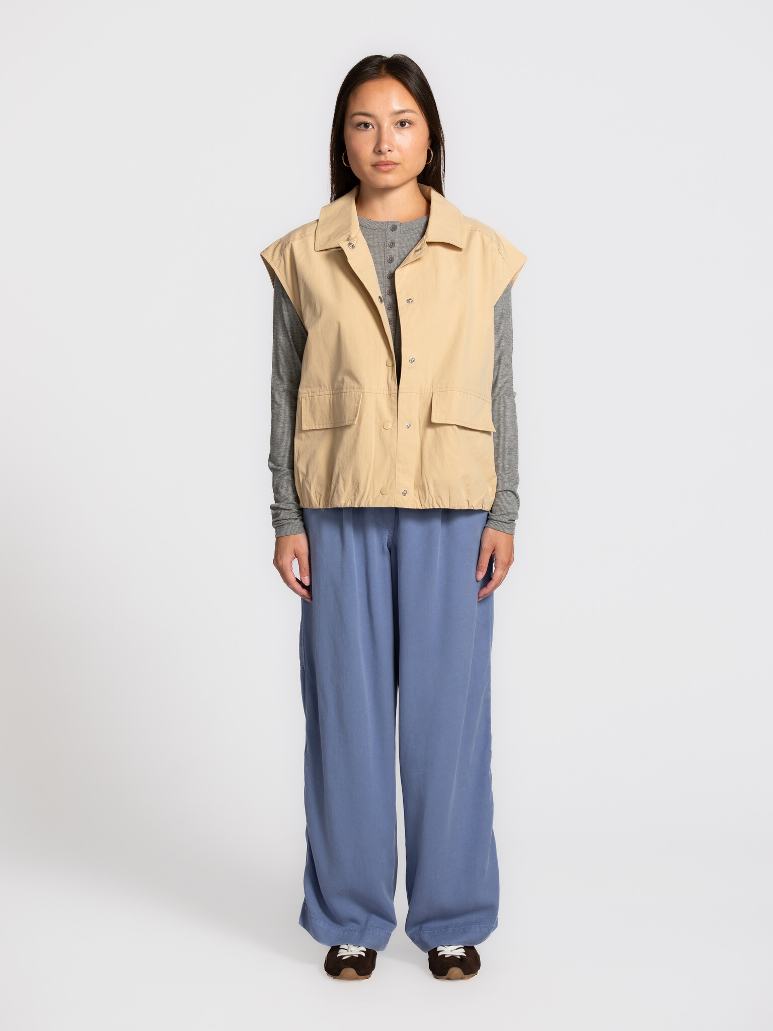 MBYM veste utility Matis Tullir 3. Fonctionnelle avec finesse. Cette veste sans manches aux détails utility offre une sil...