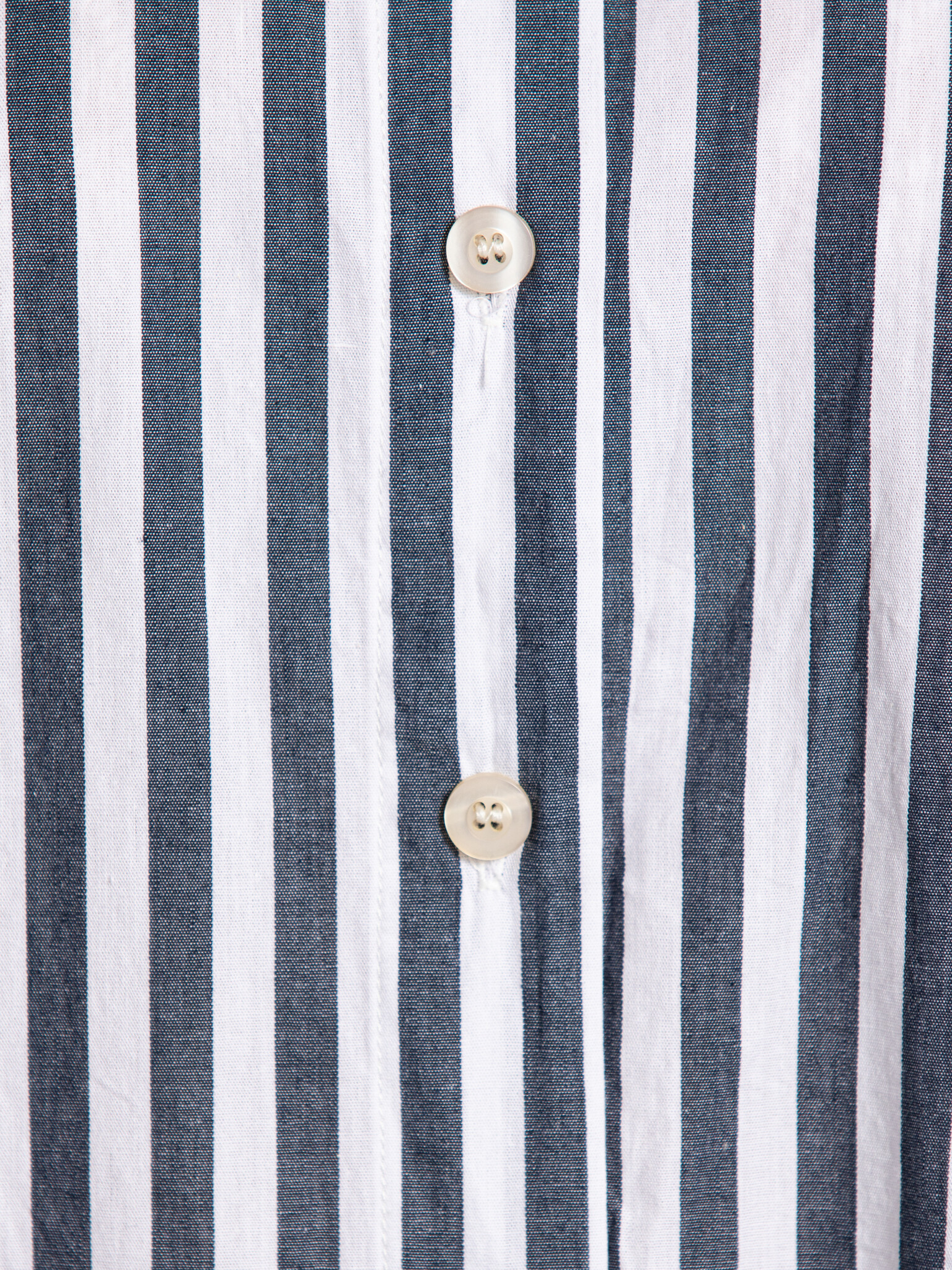 American Vintage chemise rayée Vextown 6. Une touche vintage. Les rayures marquées et la coupe ample confèrent à cette ch...