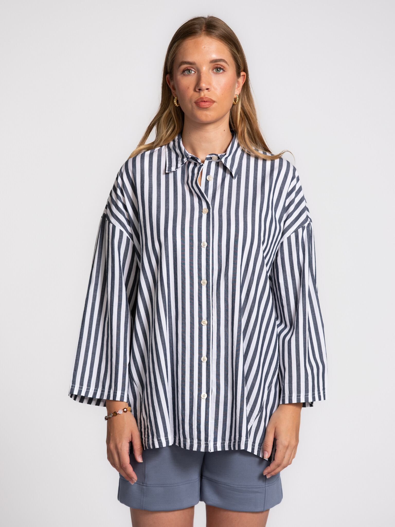 American Vintage chemise rayée Vextown 1. Une touche vintage. Les rayures marquées et la coupe ample confèrent à cette ch...