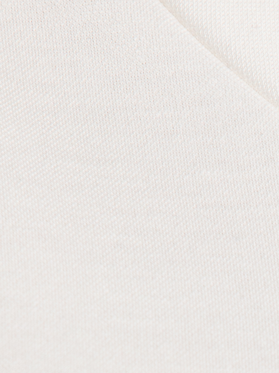 MBYM V-neck T-shirt Amana Bosko 6. Timeless elegance, every day. This essential piece radiates feminine charm with a flat...