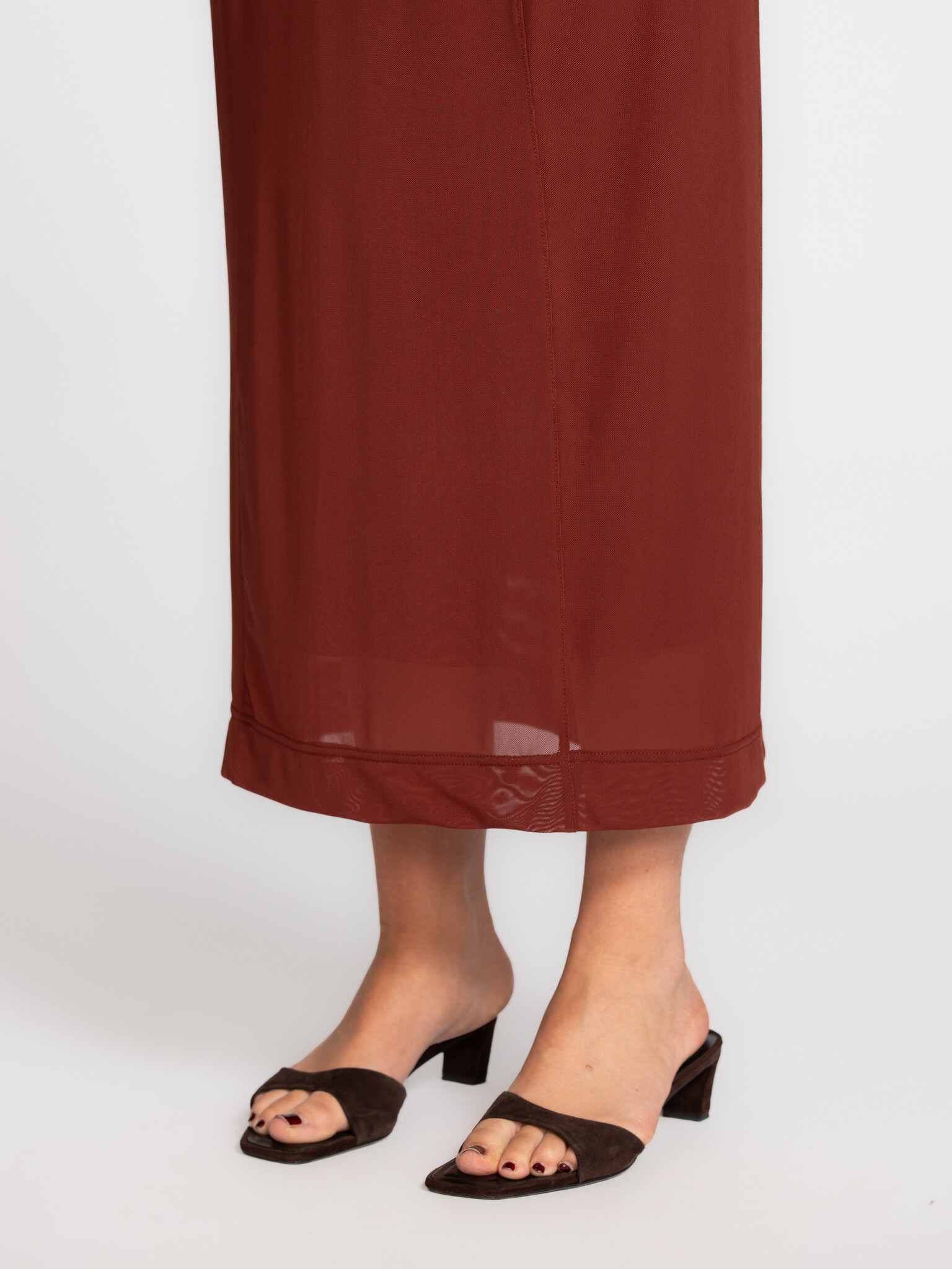 Les Soeurs mesh skirt Rain 4. This mesh skirt moves with you and naturally follows your rhythm. It plays with the evening...