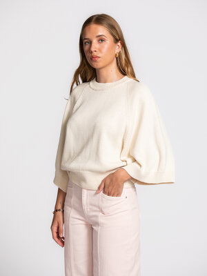 Pull Kyle. Pur, doux et intemporel. Ce pull associe une maille douce à une coupe décontractée et des lignes raglan subtil...