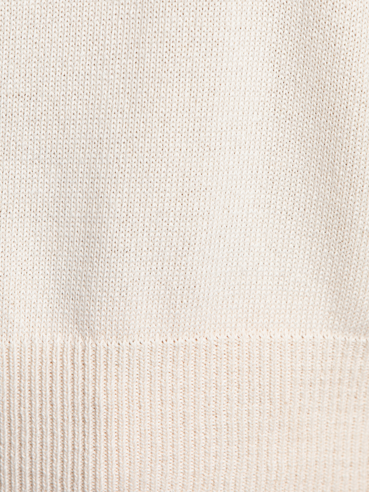 Le Marais pull raglan Kyle 6. Pur, doux et intemporel. Ce pull associe une maille douce à une coupe décontractée et des l...