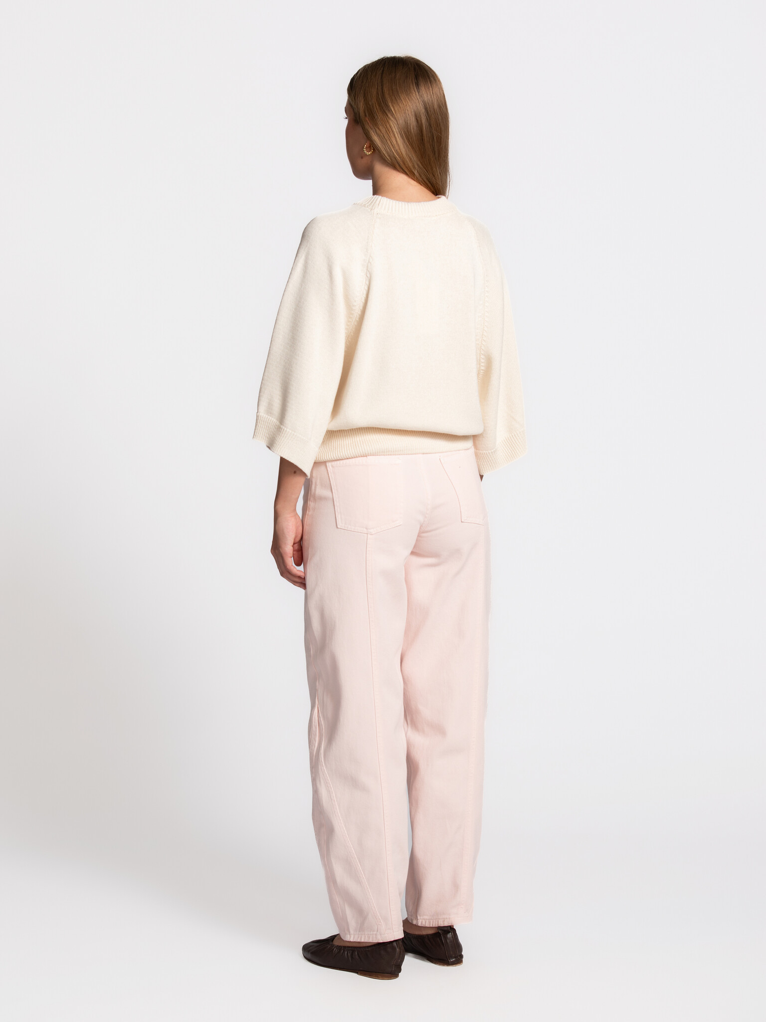 MBYM balloon jeans Almira Lalette 5. Deze balloon jeans bewijst dat denim niet altijd blauw hoeft te zijn. De zachte roze...