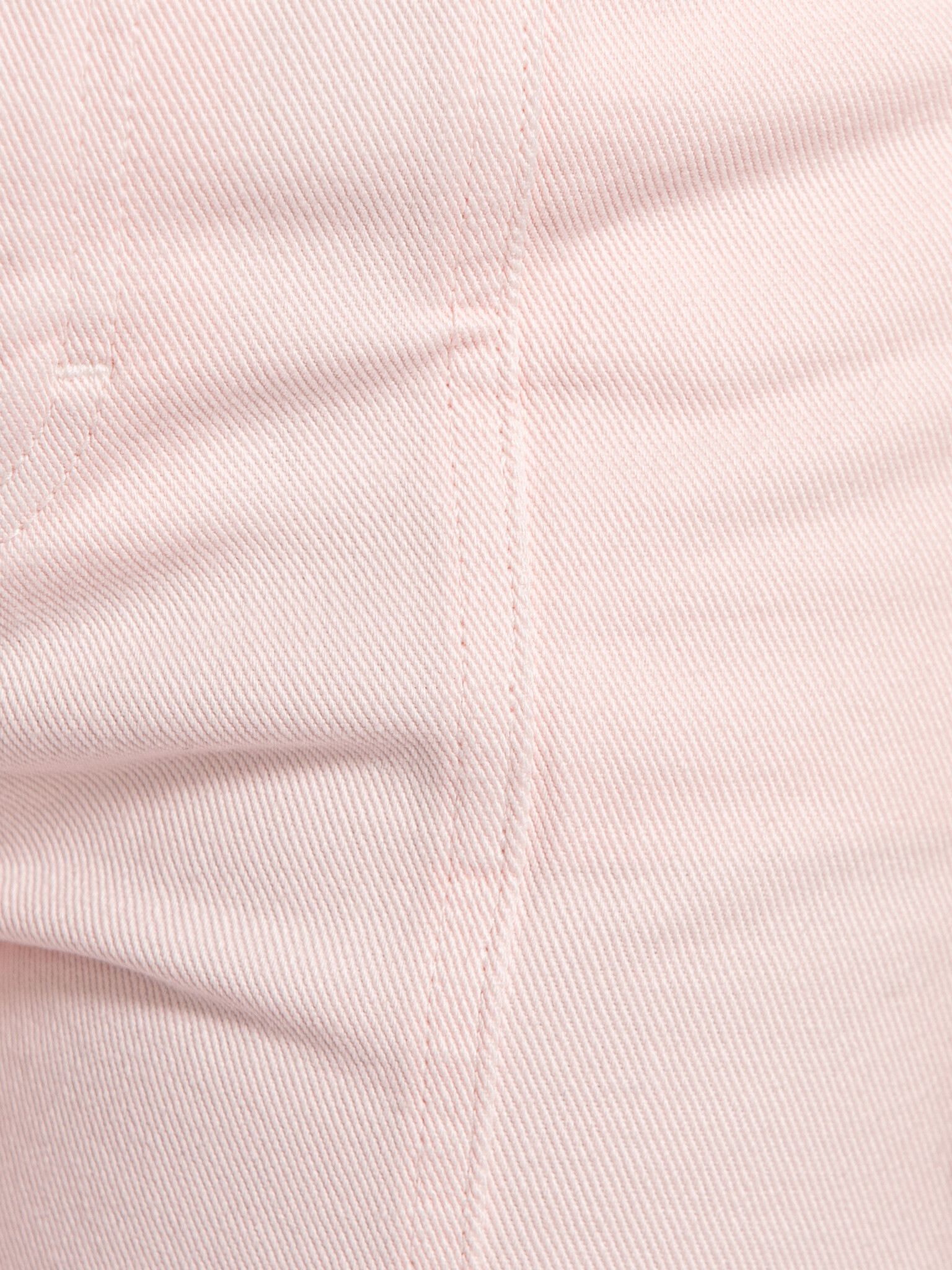 MBYM balloon jeans Almira Lalette 6. Deze balloon jeans bewijst dat denim niet altijd blauw hoeft te zijn. De zachte roze...