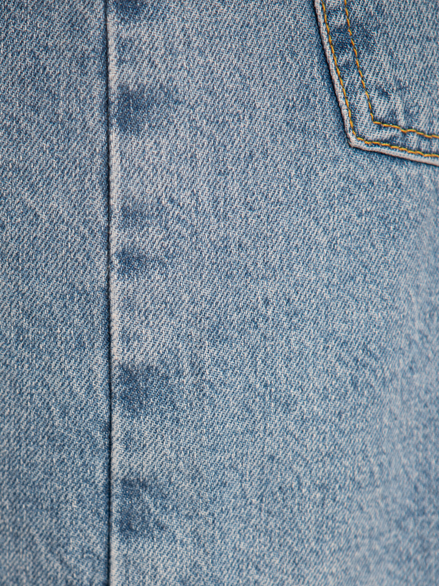 MBYM bermuda en denim Talina 6. La longueur plus longue et la coupe ample donnent à ce bermuda cette allure décontractée ...