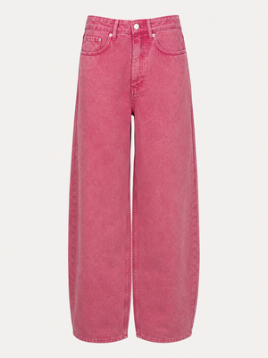Jean Millie. Parfois, une touche de couleur suffit à tout changer. Ce jean ballon apporte une note de fraîcheur à votre g...
