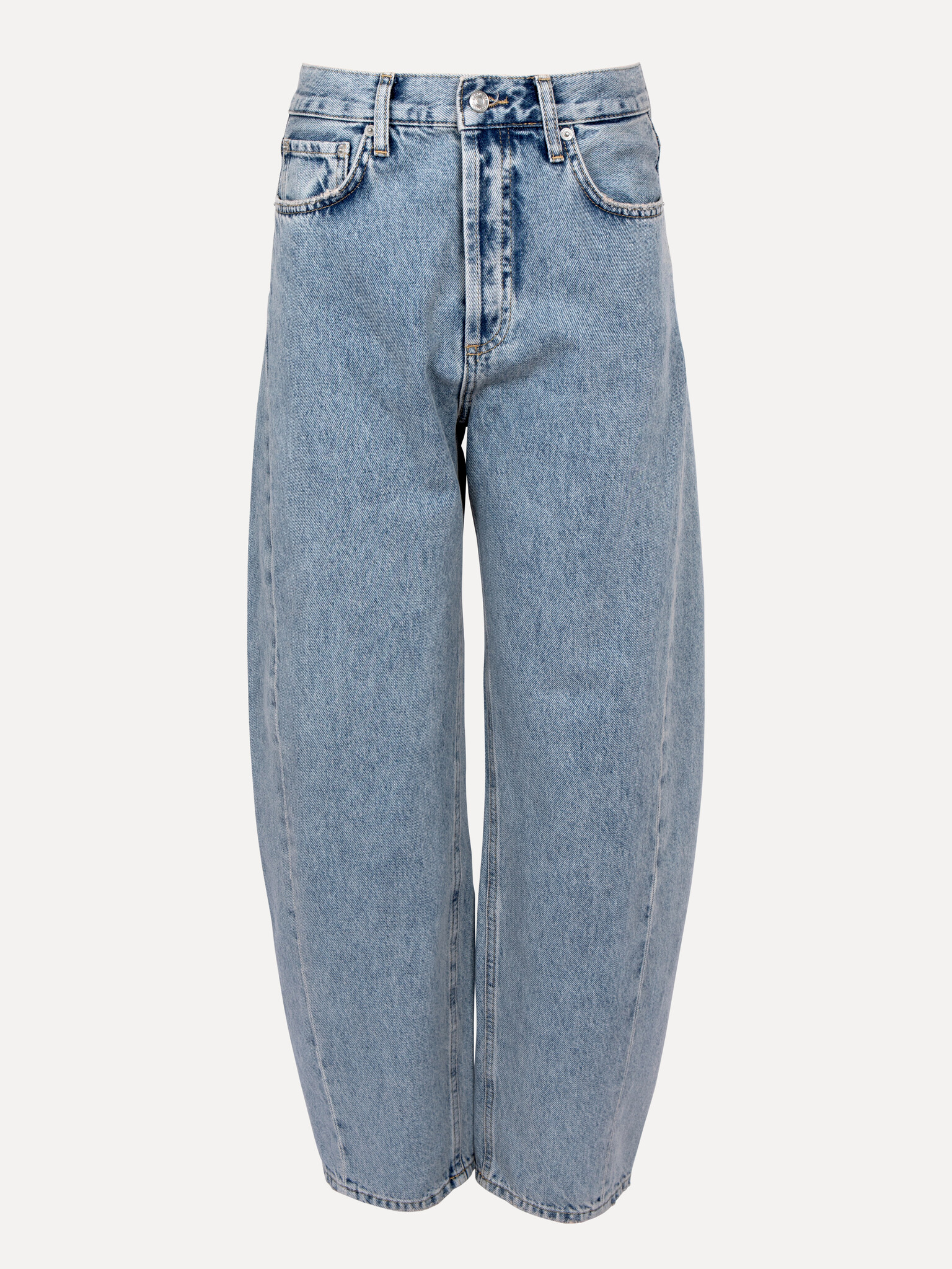 Les Soeurs Balloon Jeans  Meryl 1. Give your denim collection an update with these balloon jeans. The roomy fit offers co...