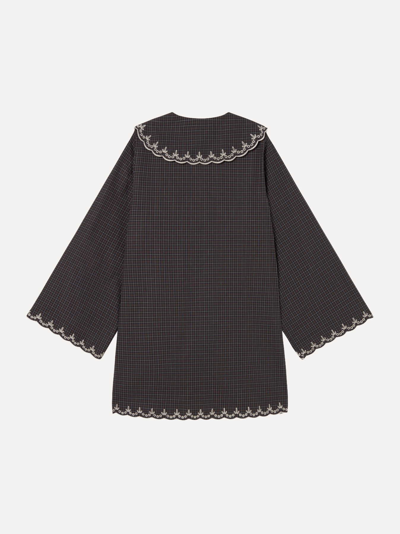 The tiny big sister Embroidered check dress 3. 