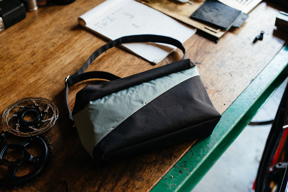 The New Bum Bag Black Grey Medium Kids So