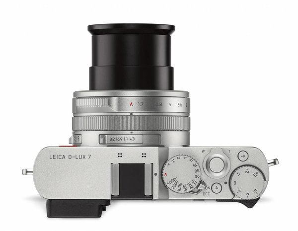 低価新品 《美品》 D-LUX7用 ハンドグリップ：マップカメラ店 Leica