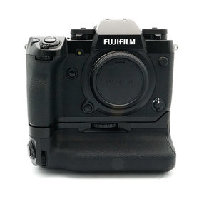 Fuji X-H 1 + VPB-XH1 Grip