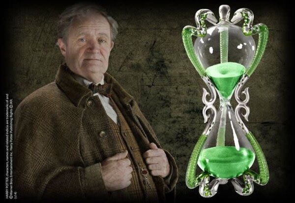 The Noble Collection Harry Potter: Professor Slughorn's Hourglass The Noble Collection Harry Potter: Professor Slughorn's Hourglass