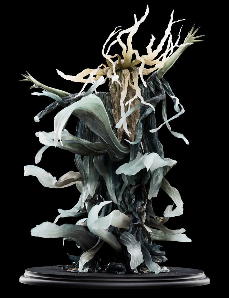 pre order Galadriel, dark queen Fans