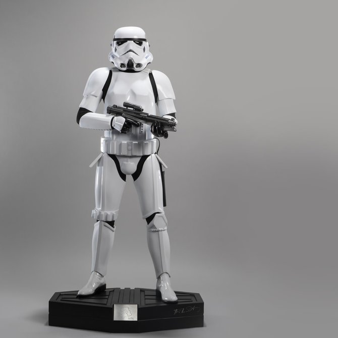 Star Wars: The Empire Strikes Back - Dagobah Darth Vader Statue - Fans