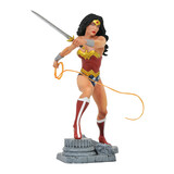 DIAMOND SELECT TOYS DC Gallery Wonder Woman Lasso Comic Fig DIAMOND SELECT TOYS DC Gallery Wonder Woman Lasso Comic Fig