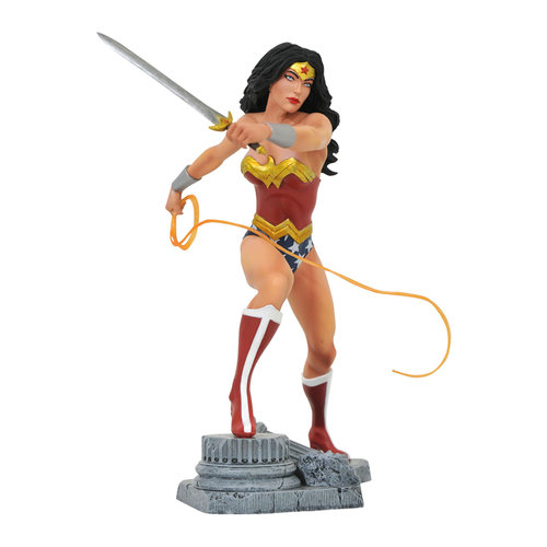 Diamond Select DC comics Gallery: Wonder Woman Lasso Comic Fig Diamond Select DC comics Gallery: Wonder Woman Lasso Comic Fig