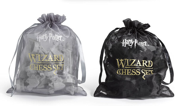 The Noble Collection Harry Potter: Wizard Chess Set The Noble Collection Harry Potter: Wizard Chess Set
