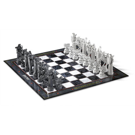 The Noble Collection Harry Potter: Wizard Chess Set The Noble Collection Harry Potter: Wizard Chess Set