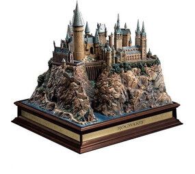 The Noble Collection Harry Potter: Die Umgebung von Schloss Hogwarts The Noble Collection Harry Potter: Die Umgebung von Schloss Hogwarts