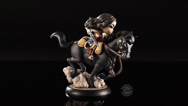 Quantum Mechanix DC Comics: Wonder Woman on a Horse Q-Fig Max PVC Diorama Quantum Mechanix DC Comics: Wonder Woman on a Horse Q-Fig Max PVC Diorama