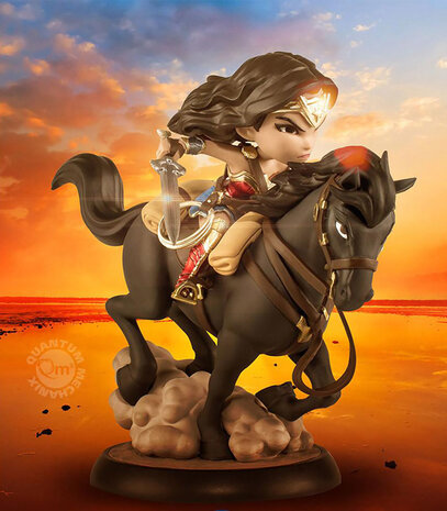 Quantum Mechanix DC Comics: Wonder Woman on a Horse Q-Fig Max PVC Diorama Quantum Mechanix DC Comics: Wonder Woman on a Horse Q-Fig Max PVC Diorama