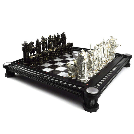 Harry Potter: Final Challenge Chess Set