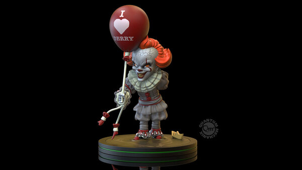 Quantum Mechanix IT: Pennywise 'I Heart Derry' Q-Fig PVC Statue Quantum Mechanix IT: Pennywise 'I Heart Derry' Q-Fig PVC Statue