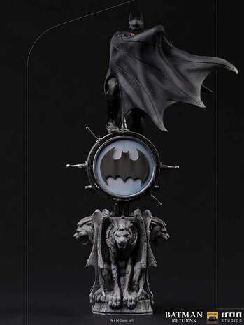 Iron Studios DC Comics: Batman Returns - Deluxe Batman 1:10 Scale Statue Iron Studios DC Comics: Batman Returns - Deluxe Batman 1:10 Scale Statue