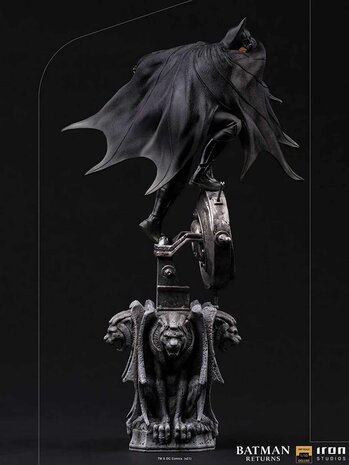 Iron Studios DC Comics: Batman Returns - Deluxe Batman 1:10 Scale Statue Iron Studios DC Comics: Batman Returns - Deluxe Batman 1:10 Scale Statue