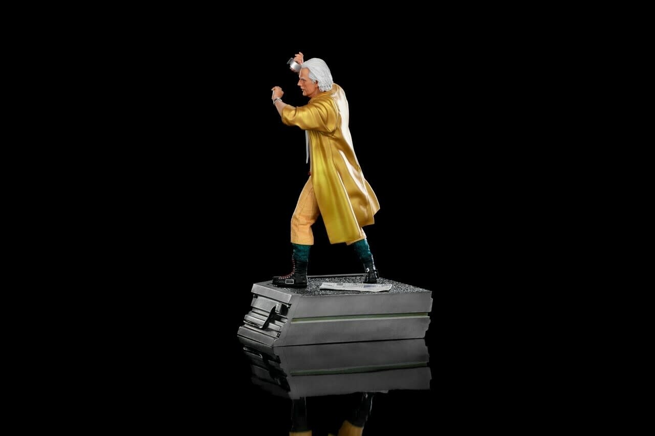 Iron Studios Back to the Future 2: Doc Brown in Alley 1:10 Scale Statue Iron Studios Back to the Future 2: Doc Brown in Alley 1:10 Scale Statue