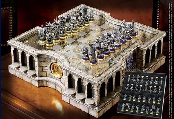 The Noble Collection Lord of the Rings: Collector's Chess Set The Noble Collection Lord of the Rings: Collector's Chess Set