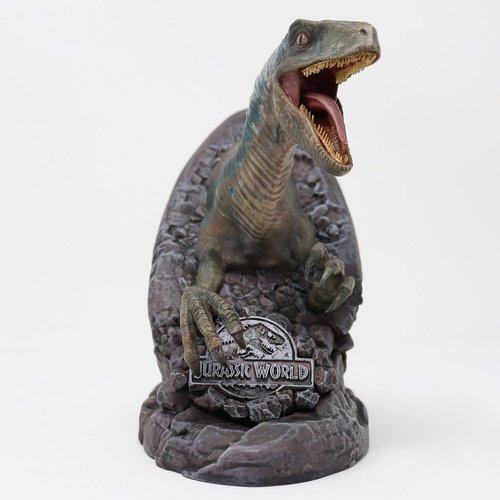 Jurassic World: Blue Limited Edition Bust Jurassic World: Blue Limited Edition Bust