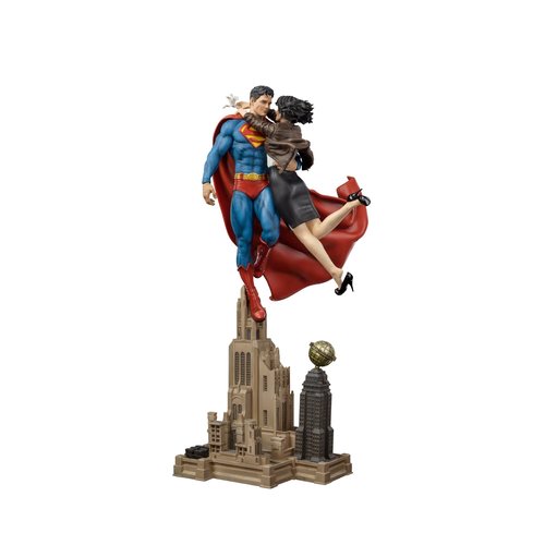 Iron Studios DC Comics: Superman - Superman and Lois 1:6 Scale Diorama Iron Studios DC Comics: Superman - Superman and Lois 1:6 Scale Diorama