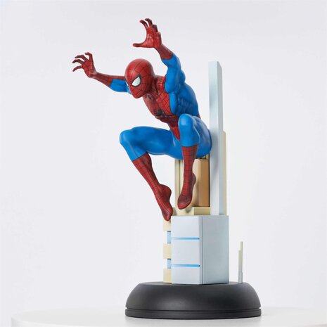 Diamond Direct Marvel Gallery: Leaping Spider-Man - Exclusive 25th Anniversary Figure Diamond Direct Marvel Gallery: Leaping Spider-Man - Exclusive 25th Anniversary Figure