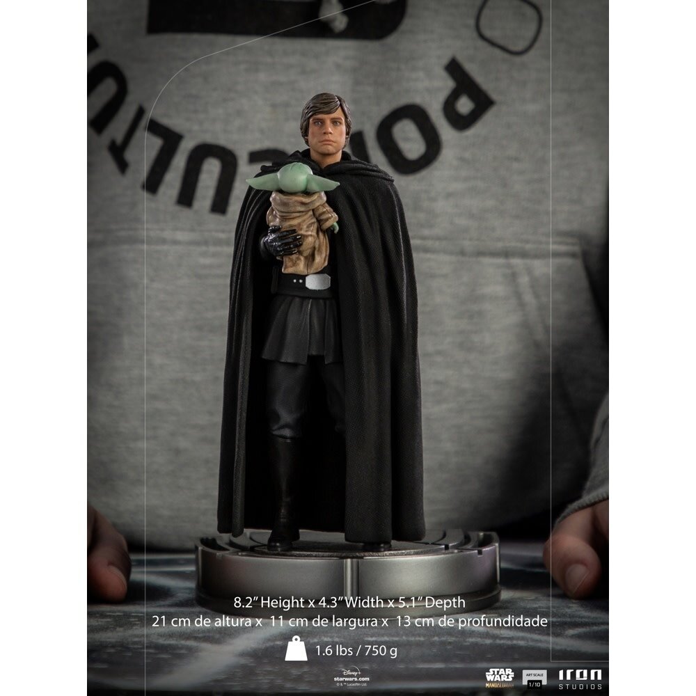 Iron Studios Star Wars: The Mandalorian - Luke Skywalker and Grogu 1:10 Scale Statue Iron Studios Star Wars: The Mandalorian - Luke Skywalker and Grogu 1:10 Scale Statue