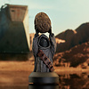 Diamond Direct Star Wars: The Mandalorian Buste 1:6 Offworld Jawa with Mudhorn Egg Diamond Direct Star Wars: The Mandalorian Buste 1:6 Offworld Jawa with Mudhorn Egg